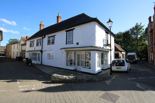 1&2 Coachman’s Corner, The Square, Gillingham, SP8