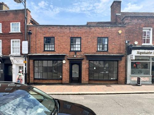 117 High Street, Godalming, GU7