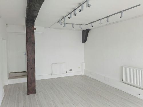 117 High Street, Godalming, GU7