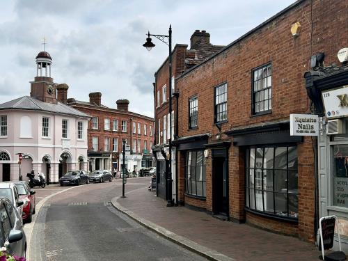 117 High Street, Godalming, GU7