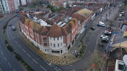 units 1&2 and 3 Gainsborough House, 26-32 High Street, Crawley, RH10