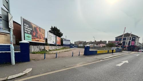 Railway Approach, South Farm Road, Worthing, BN14