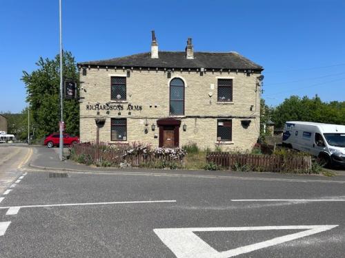 Former Richardsons Arms Public House, 688 Bradford Road, Oakenshaw, Bradford, BD12