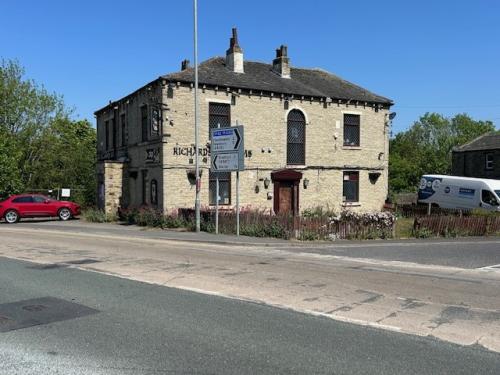Former Richardsons Arms Public House, 688 Bradford Road, Oakenshaw, Bradford, BD12