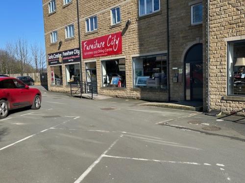 92 Otley Road, Shipley, BD18