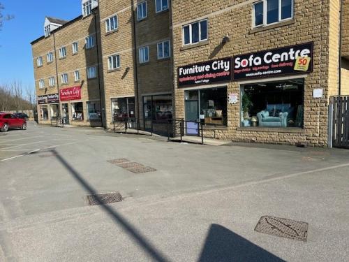 92 Otley Road, Shipley, BD18