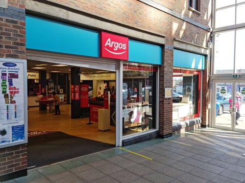 Unit 12, Carlton Lanes Shopping Centre, Carlton Street, Castleford, WF10