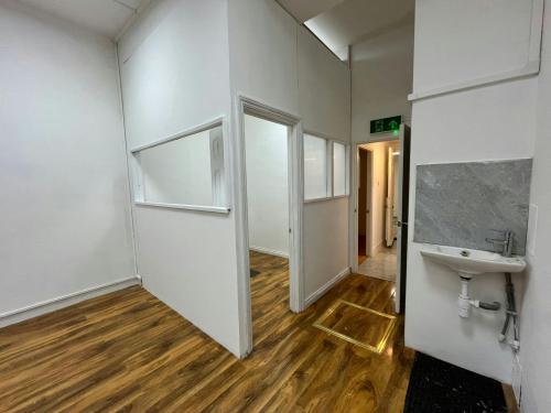96 Wood Street, Waltham Forest, London, E17