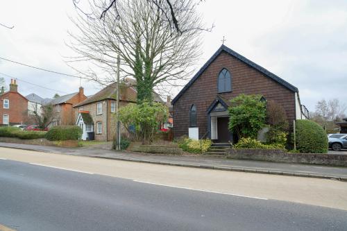 St Teresa's, Aylesbury Road, Princes Risborough, HP27