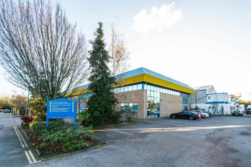 Unit 1, Fleetsbridge Business Centre, Upton Road, Poole, BH17