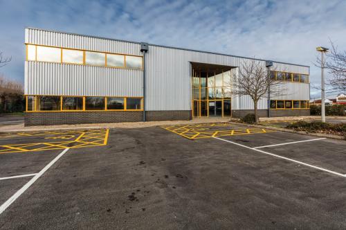 Unit 17, Greenbridge Retail Park, Garrard Way, Swindon, SN3