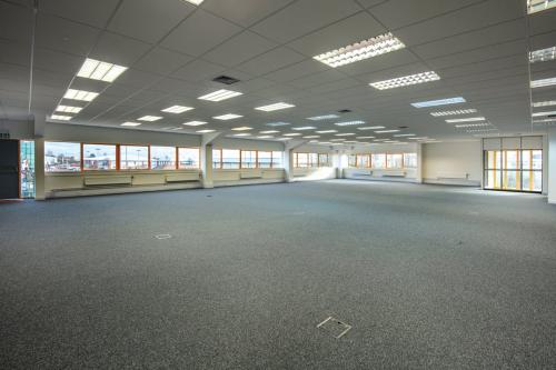 Unit 17, Greenbridge Retail Park, Garrard Way, Swindon, SN3