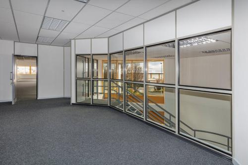 Unit 17, Greenbridge Retail Park, Garrard Way, Swindon, SN3