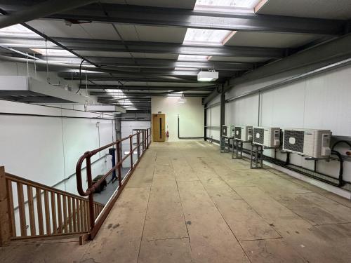Unit 11, Clearwater Business Park, Swindon, SN5