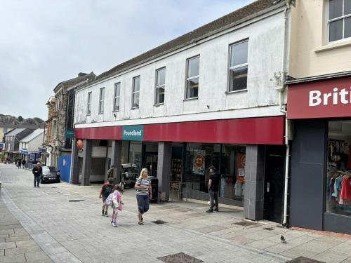 13/15 Fore Street, Redruth, TR15