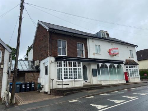19 High Street, Nutfield, Redhill, RH1