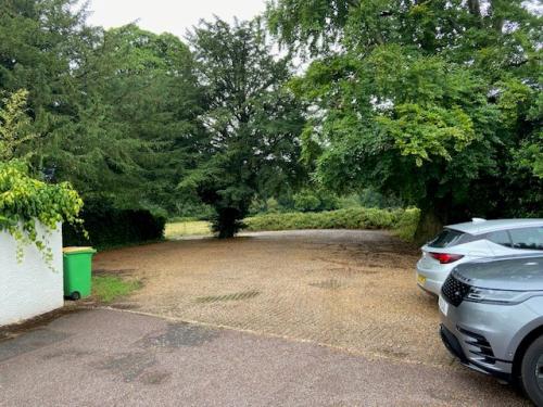 19 High Street, Nutfield, Redhill, RH1