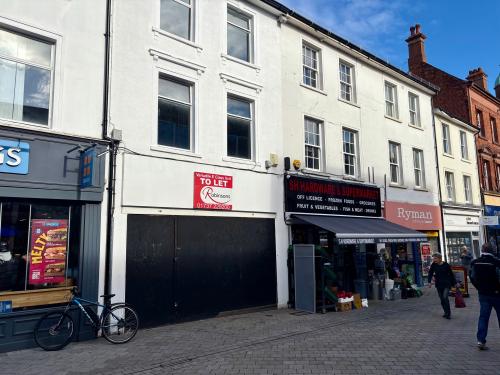 33 Station Road, Redhill, RH1
