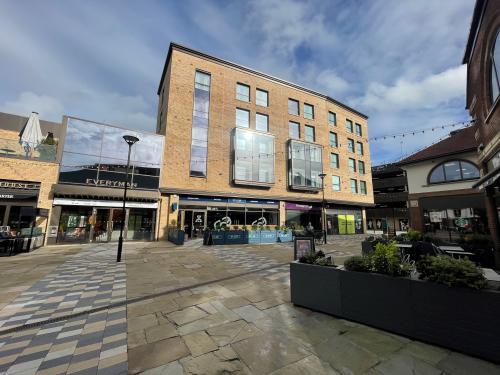 Unit 13, Piries Place, Carfax, Horsham, RH12