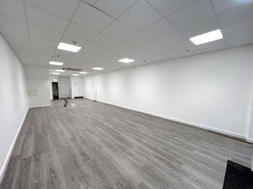 27 Swan Walk Shopping Centre, 27 Swan Walk, Horsham, RH12