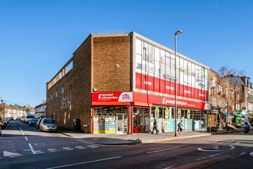 832-836 High Road, Leyton, London, E10