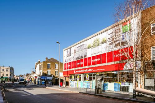 832-836 High Road, Leyton, London, E10