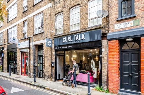 63-65 Princelet Street, Spitalfields, London, E1