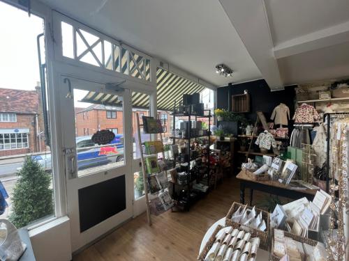 8 High Street, Kings Langley, WD4