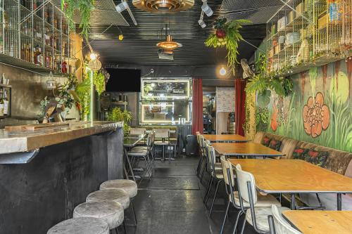 100-102 Hoxton Street, Hoxton, London, N1