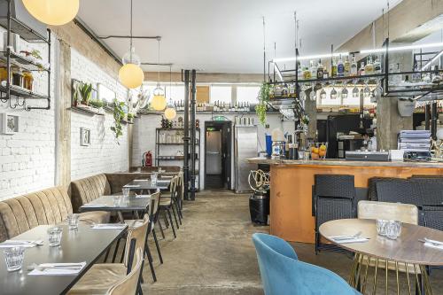 100-102 Hoxton Street, Hoxton, London, N1