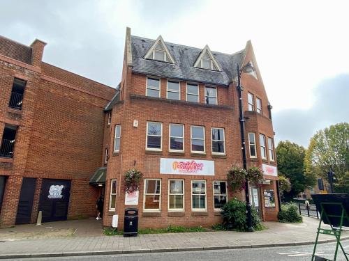 Winchcombe House, 123-126 Bartholomew Street, Newbury, RG14