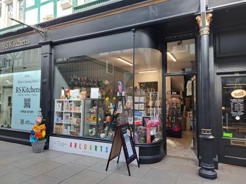 17 The Arcade, Bedford, MK40