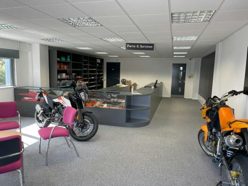 Unit 12C, The Western Centre, Bracknell, RG12