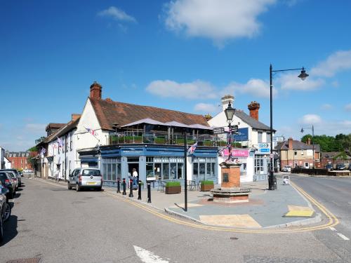 1A, 1B & 1C The Square, Bagshot, GU19