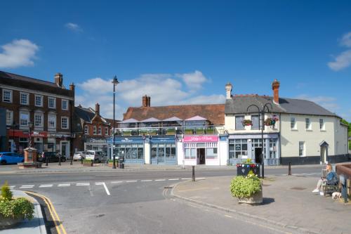 1A, 1B & 1C The Square, Bagshot, GU19