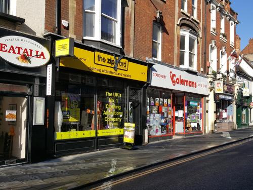 76 High Street, Bedford, MK40