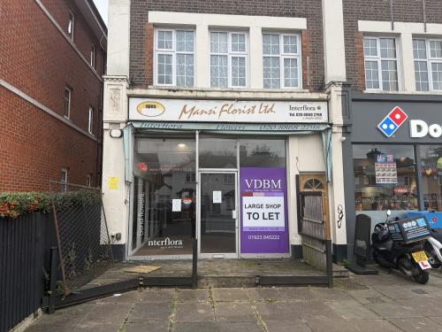 3 Pinner Green, Pinner, HA5
