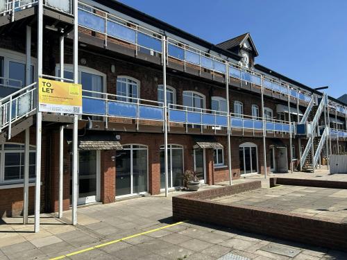 Unit 1/Building 2, William Street, Shamrock Quay, Southampton, SO14