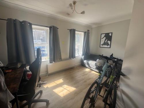 82-84 Seven Sisters Road, Holloway, London, N7