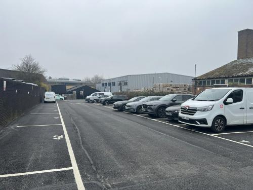 Unit 14, Sovereign Park, Cleveland Way, Hemel Hempstead, HP2