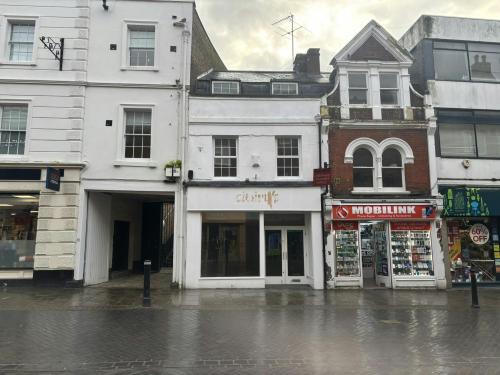 33 Peascod Street, Windsor, SL4