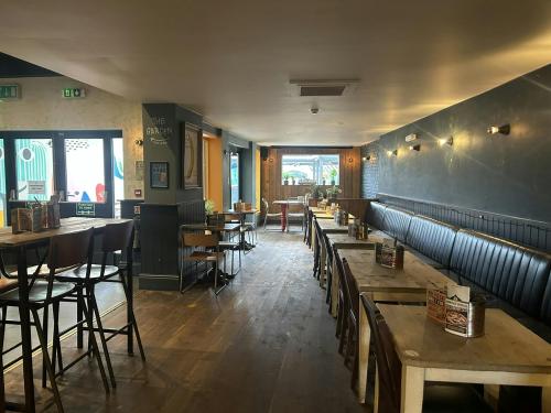 All Inn, 1 Staple Hill Road, Bristol, BS16