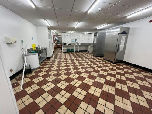 7 The Mall, Heathway, Dagenham, RM10