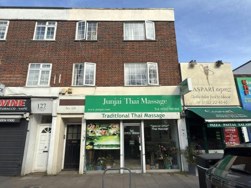 129 Hersham Road, Walton on Thames, KT12