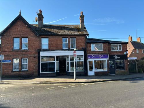 28-28b Church Street, Crawley, RH11