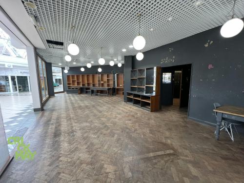 60, Swan Walk Shopping Centre, 60 Swan Walk, Horsham, RH12