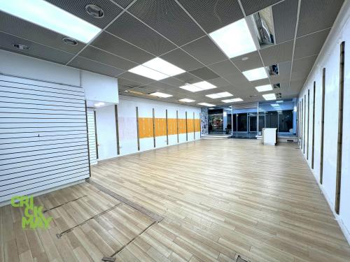 Unit 43, Swan Walk Shopping Centre, Horsham, RH12