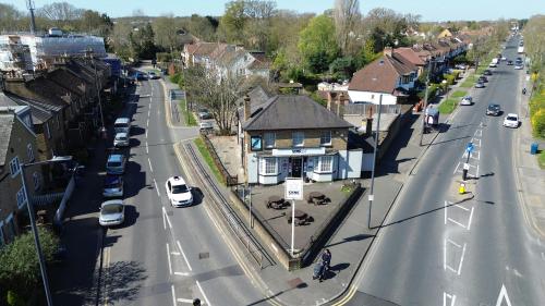 1A Rickmansworth Road, Pinner, HA5