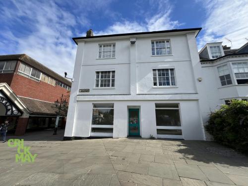 Richmond House, Carfax, Horsham, RH12
