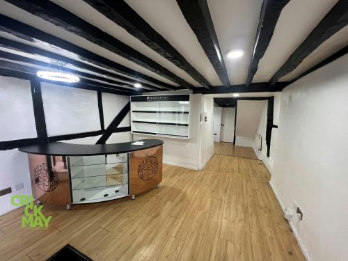 11 Market Square, Horsham, RH12
